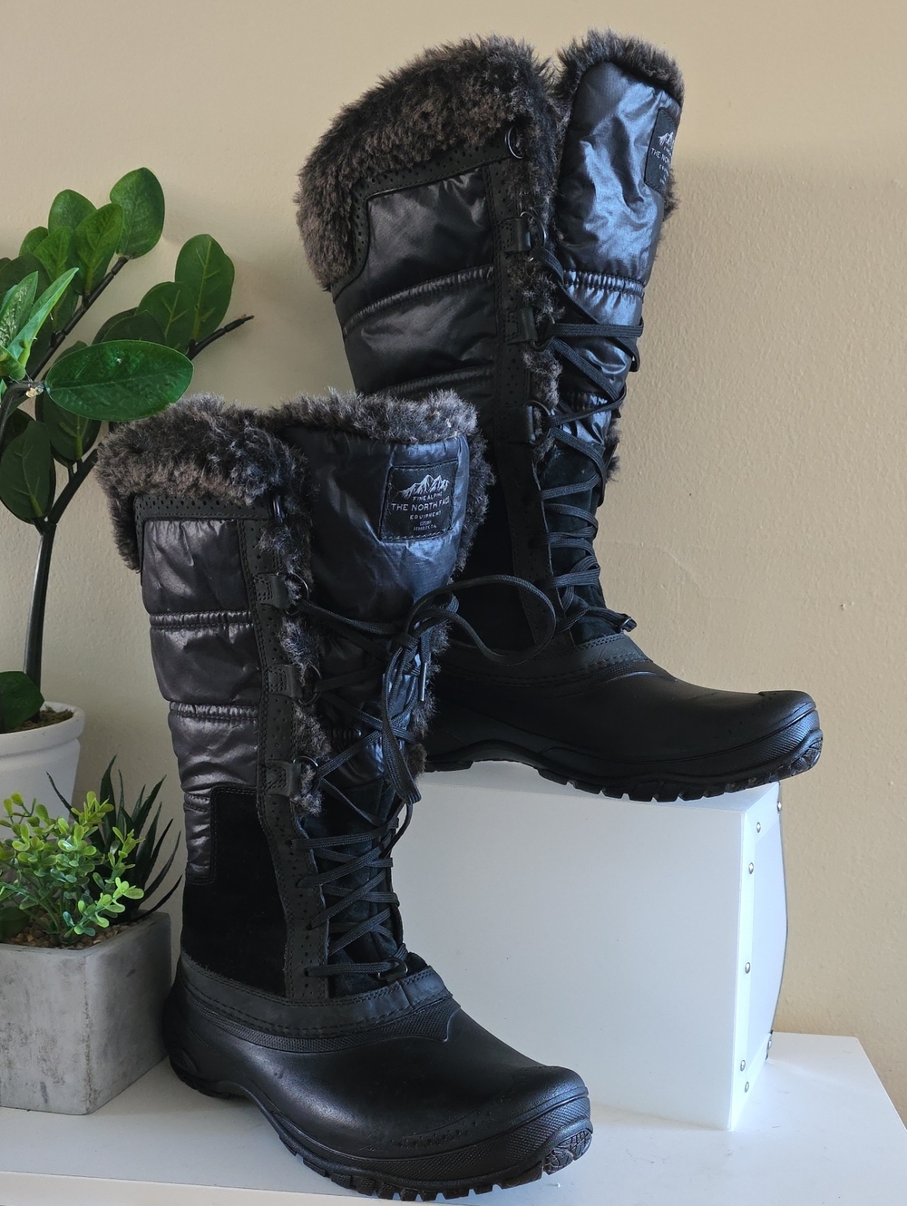 The North Face Womens Shellista II Tall Insulated Winter Boots - Black 10 US